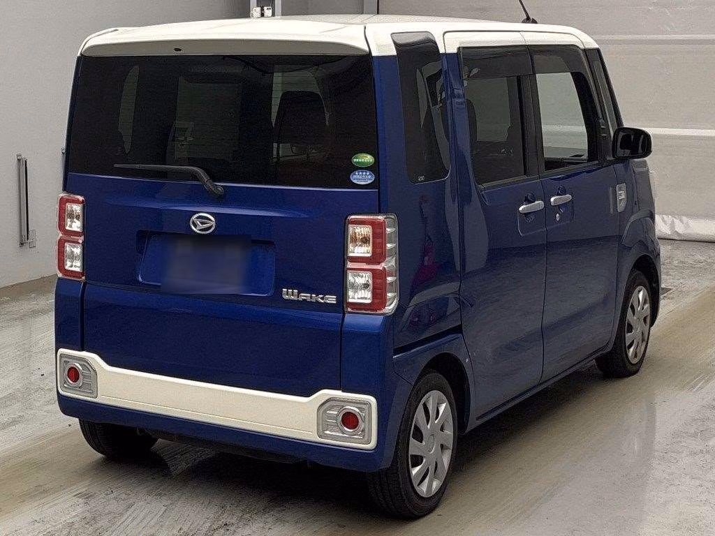 DAIHATSU WAKE