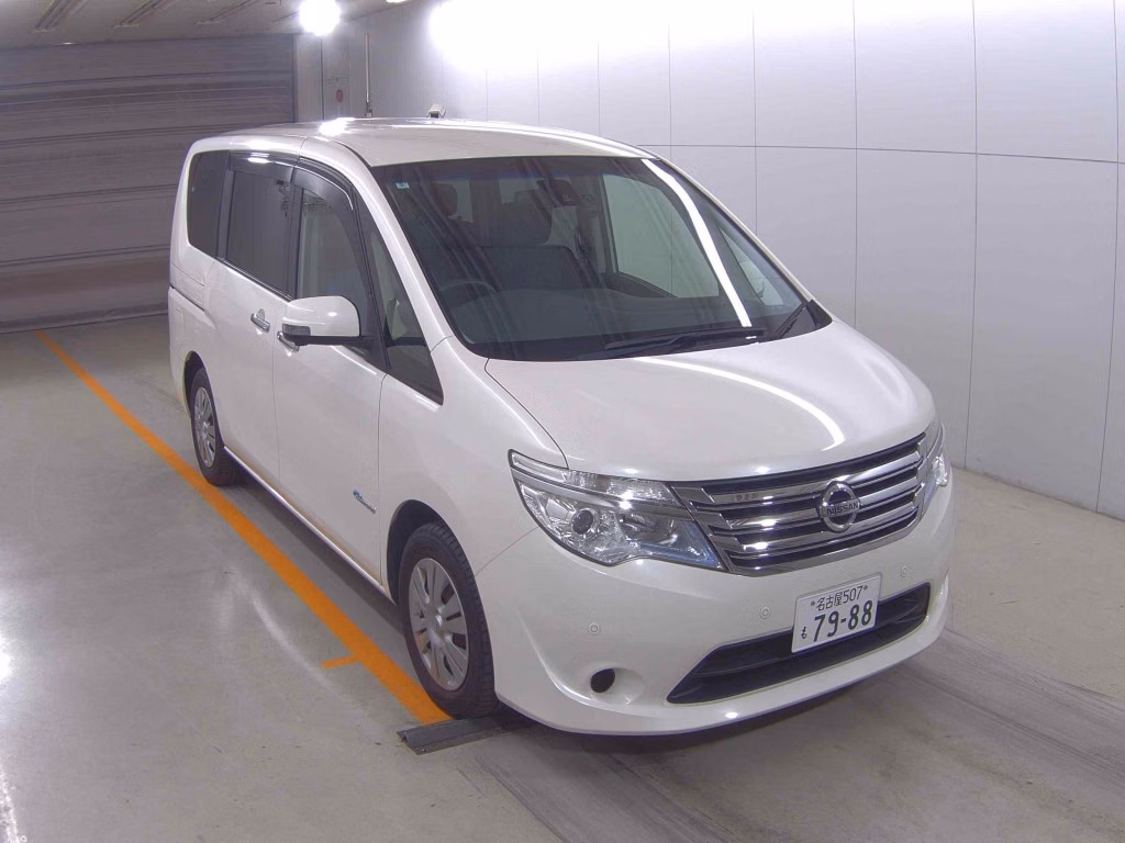 NISSAN SERENA