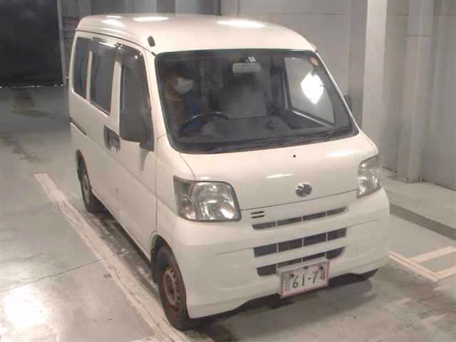 TOYOTA PIXIS VAN