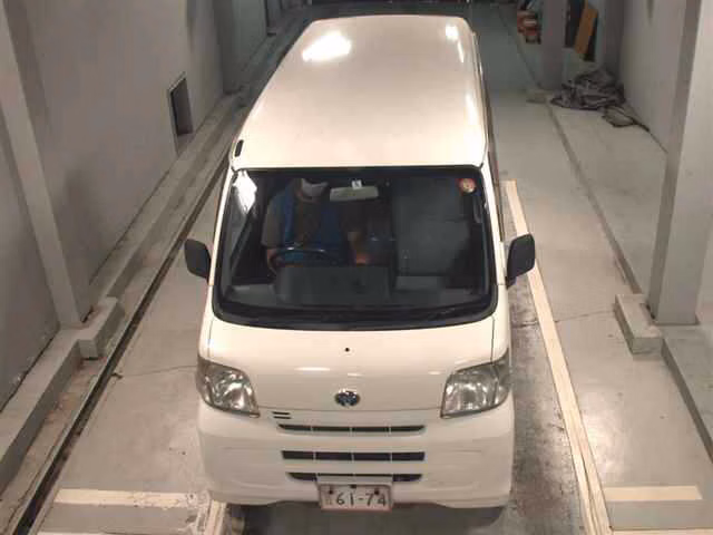 TOYOTA PIXIS VAN