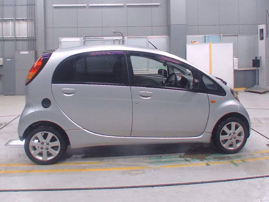 MITSUBISHI I