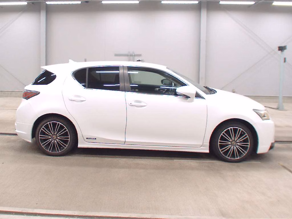 LEXUS CT200H