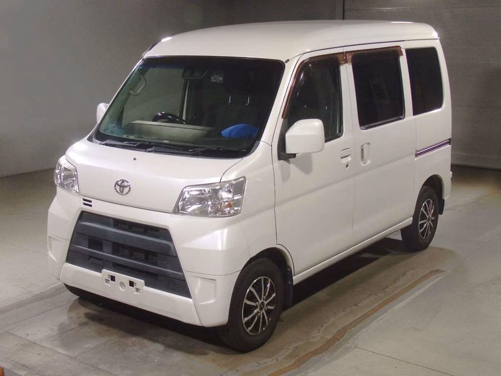 TOYOTA PIXIS VAN