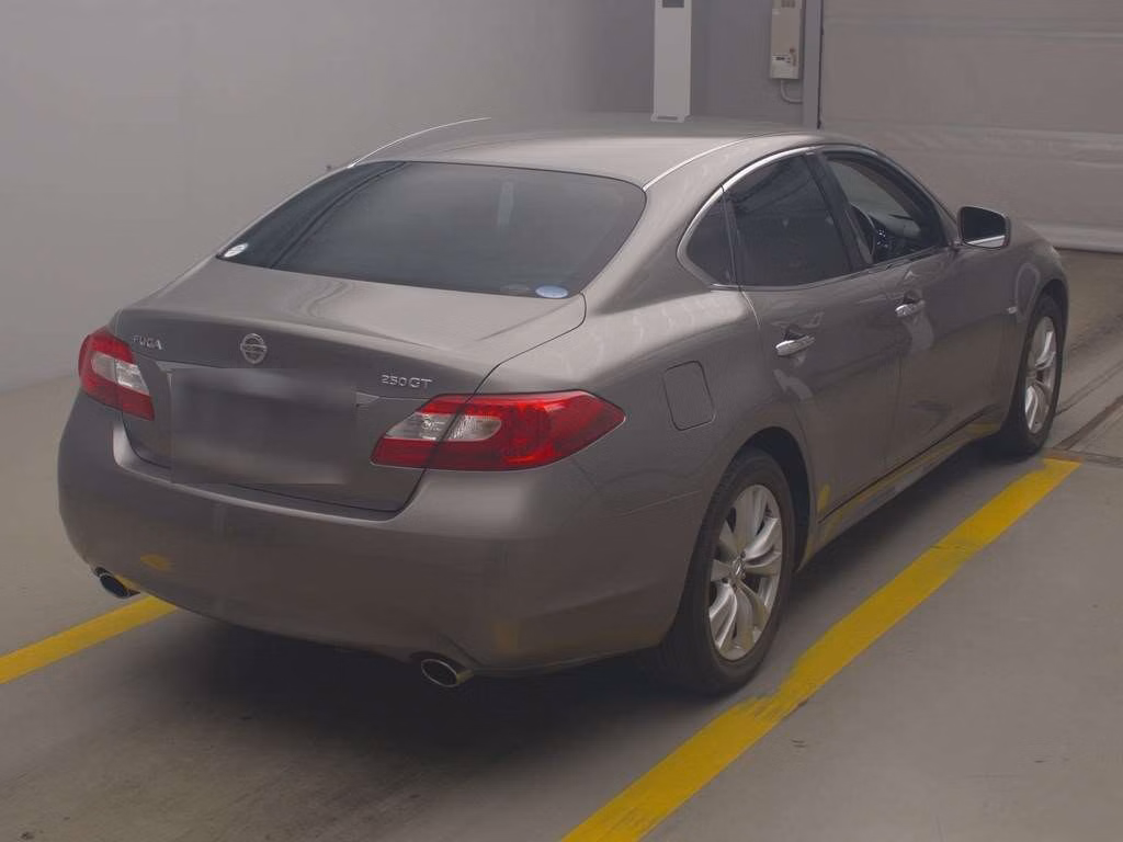 NISSAN FUGA