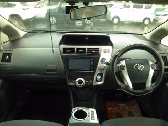 TOYOTA PRIUS ALPHA