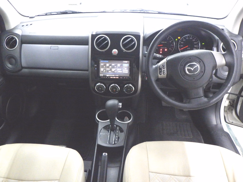 MAZDA VERISA