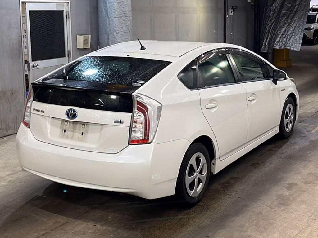 TOYOTA PRIUS