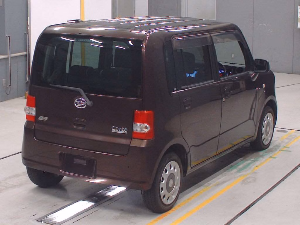 DAIHATSU MOVE CONTE