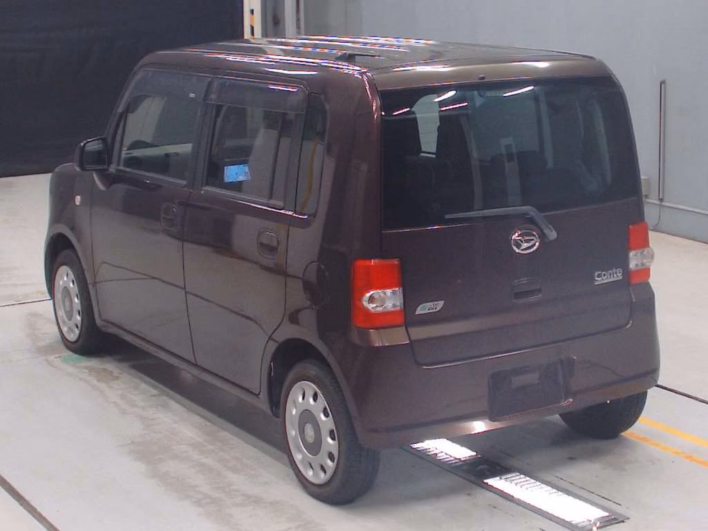 DAIHATSU MOVE CONTE