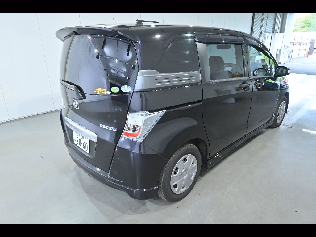 HONDA FREED SPIKE