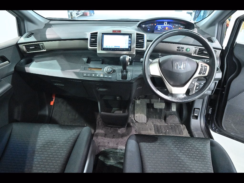 HONDA FREED SPIKE