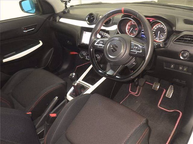 SUZUKI SWIFT