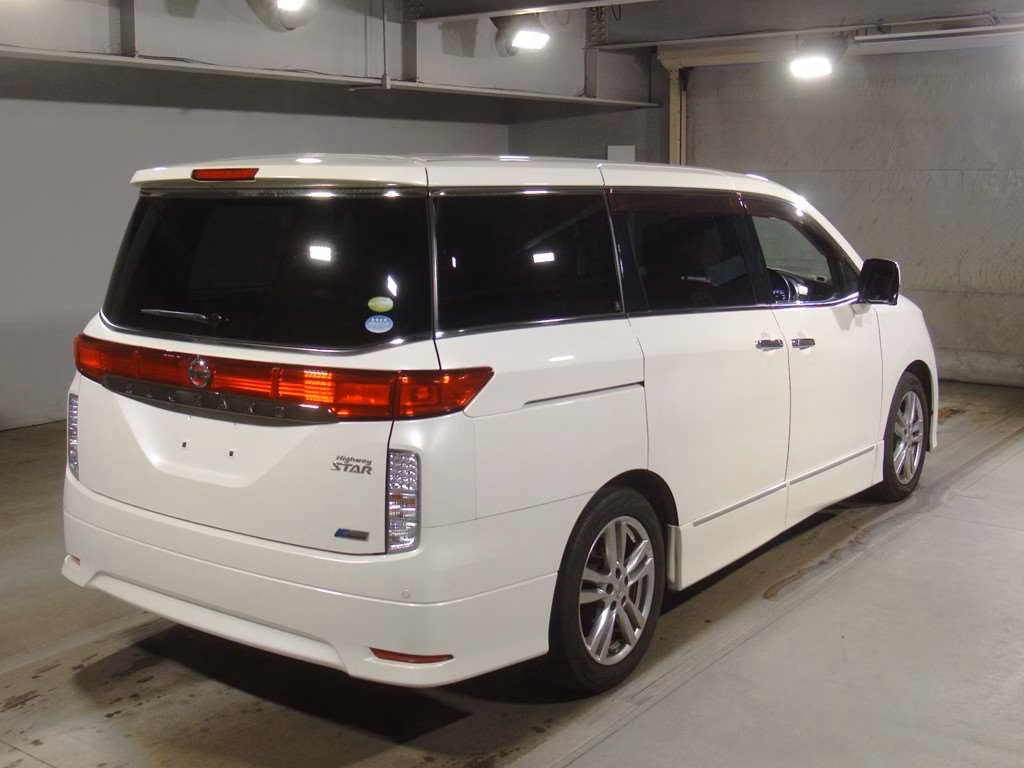 NISSAN ELGRAND