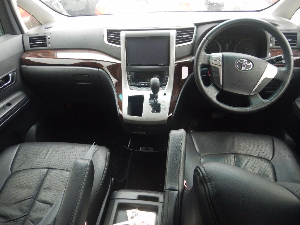 TOYOTA ALPHARD