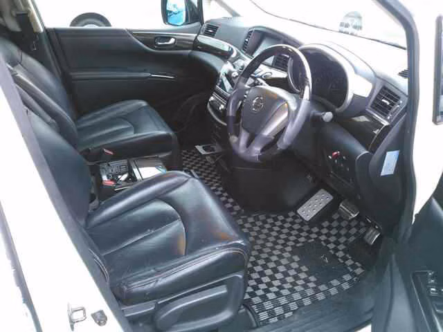 NISSAN ELGRAND