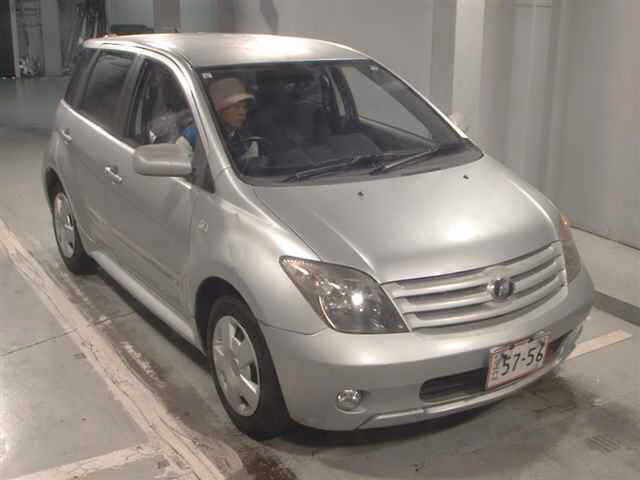 TOYOTA IST