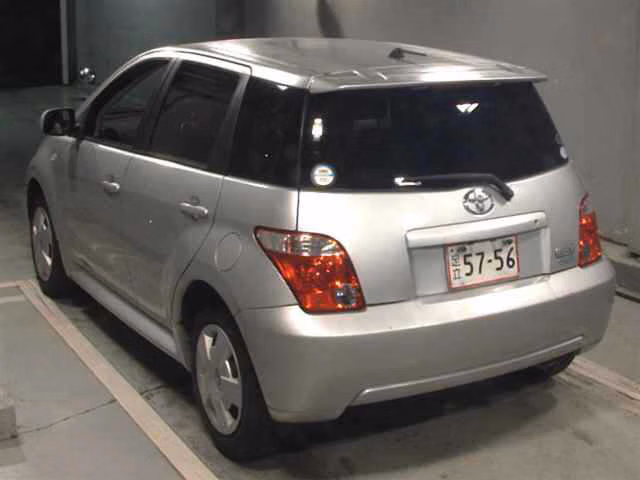 TOYOTA IST