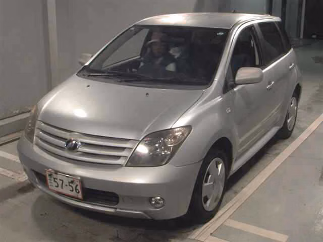 TOYOTA IST