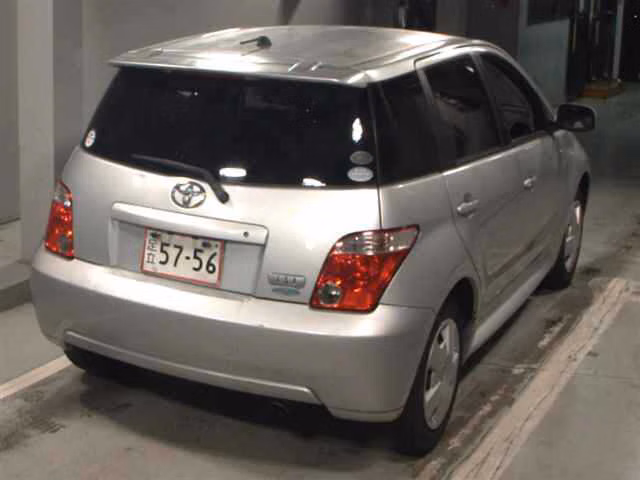 TOYOTA IST