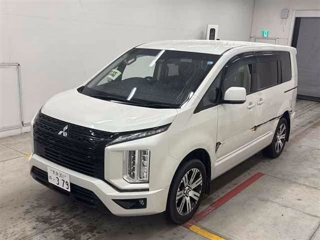 MITSUBISHI DELICA D:5