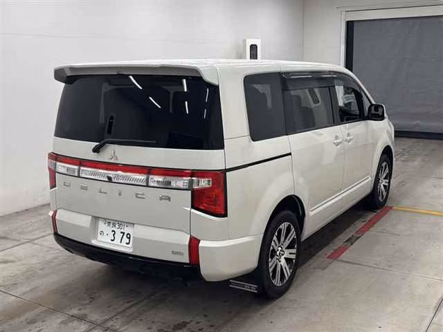 MITSUBISHI DELICA D:5