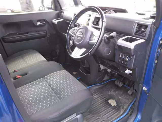 DAIHATSU WAKE