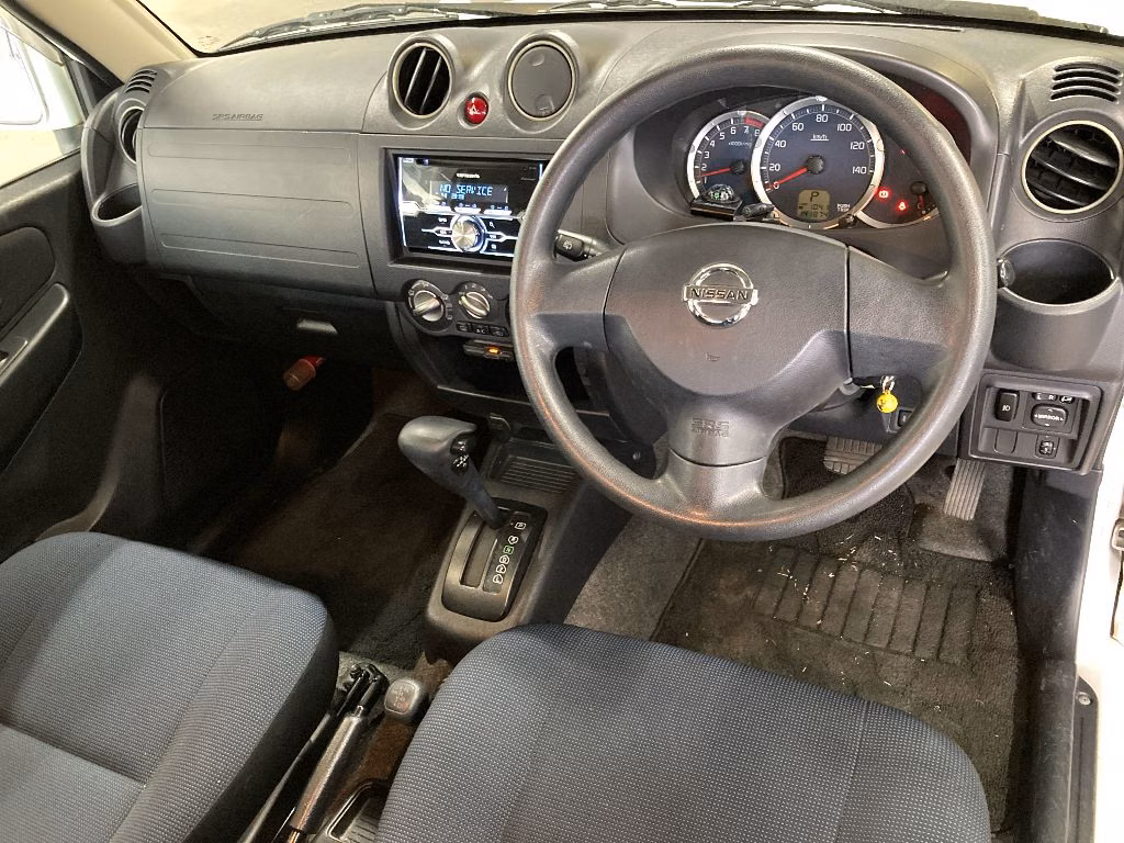 NISSAN KIX