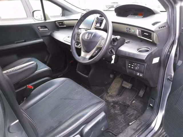 HONDA FREED SPIKE