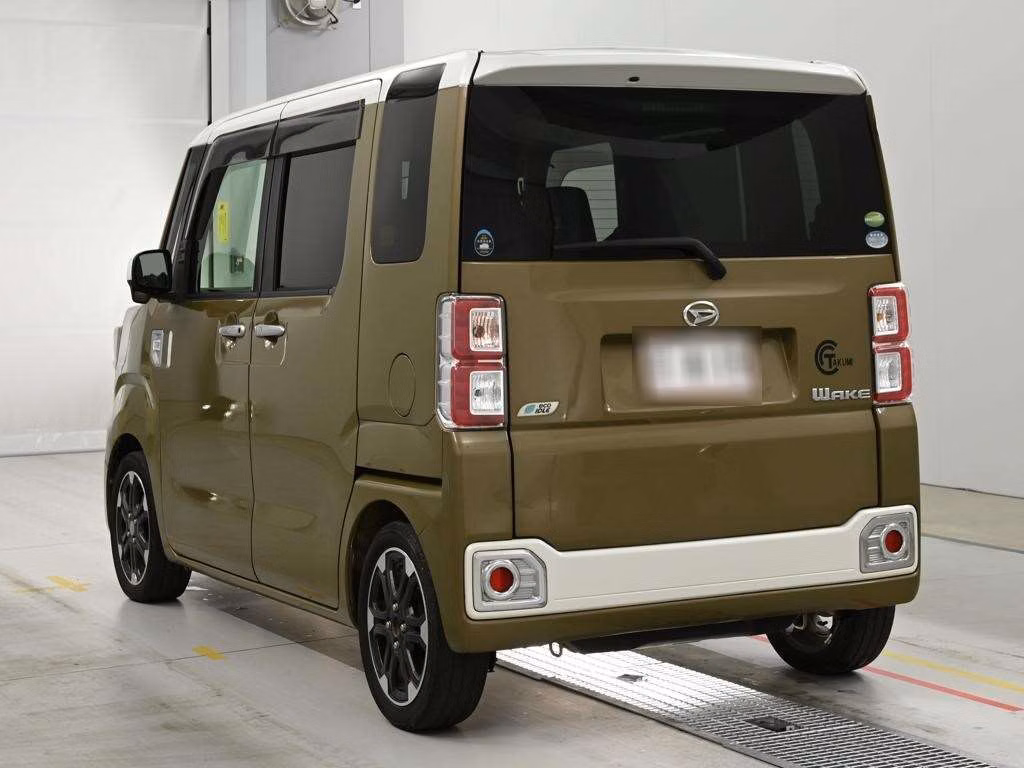 DAIHATSU WAKE