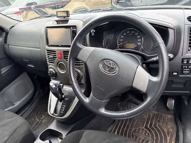 TOYOTA RUSH