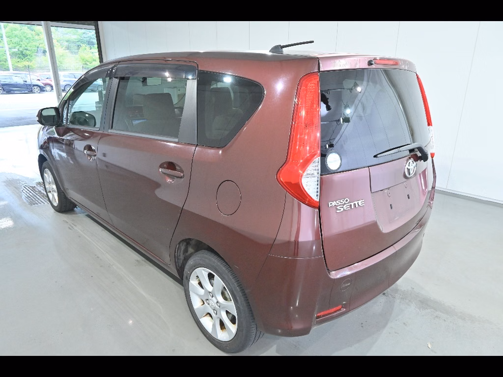TOYOTA PASSO SETTE