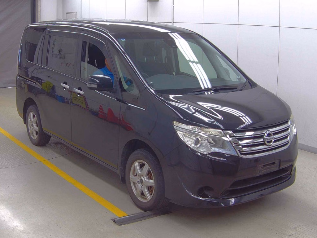 NISSAN SERENA