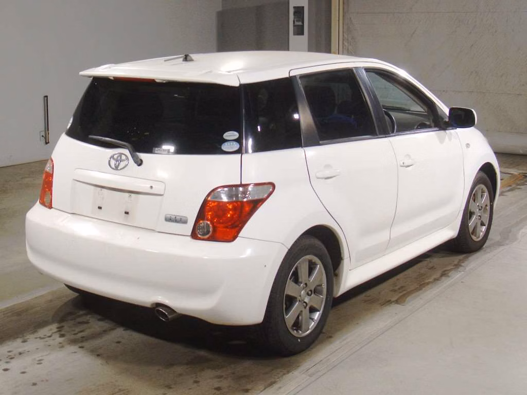 TOYOTA IST
