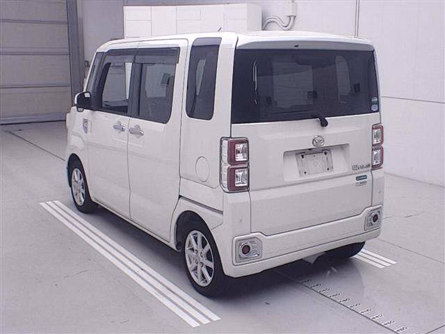 DAIHATSU WAKE