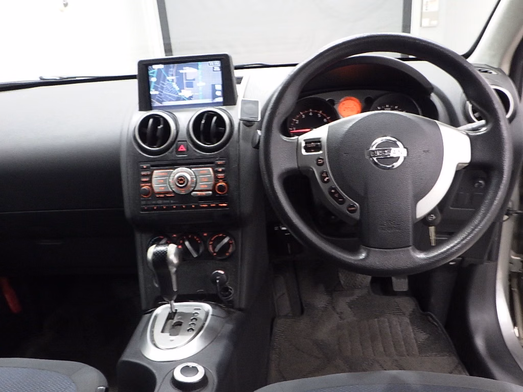 NISSAN DUALIS