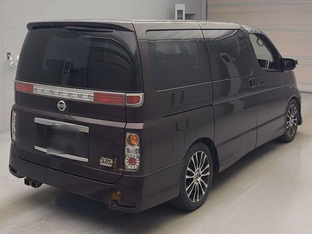 NISSAN ELGRAND