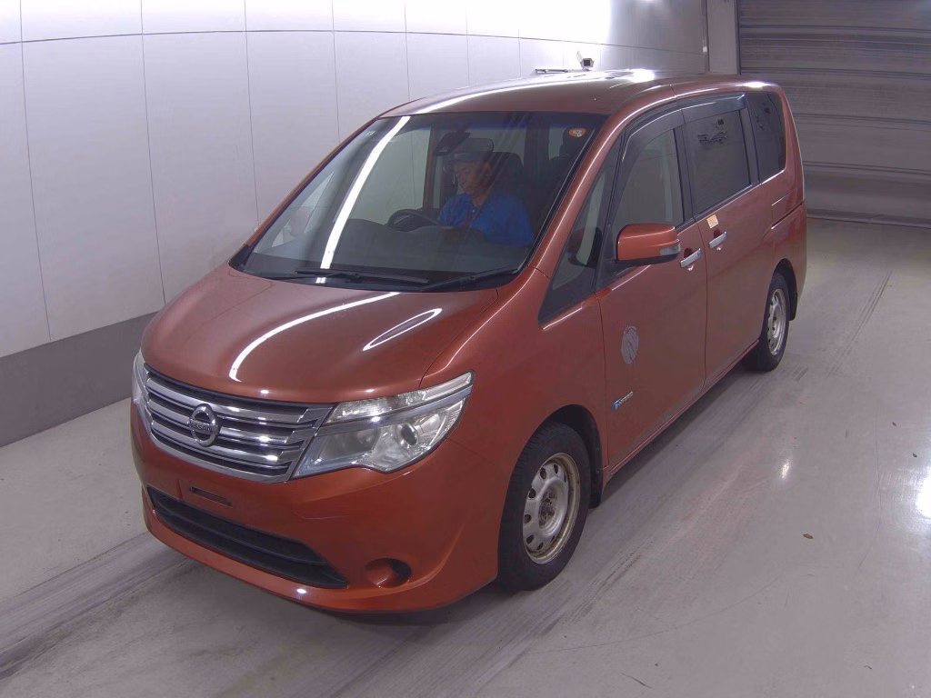 NISSAN SERENA