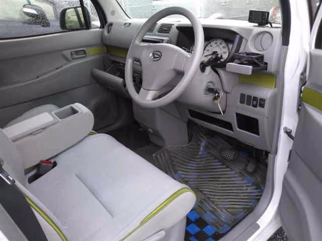 DAIHATSU MOVE CONTE