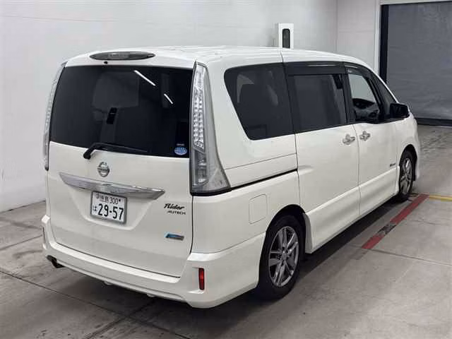 NISSAN SERENA