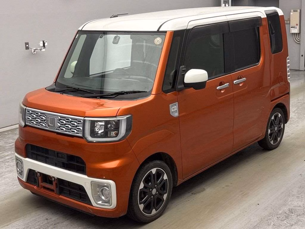 DAIHATSU WAKE