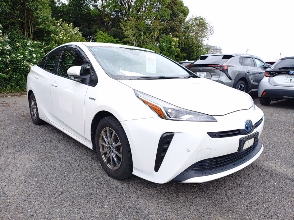 TOYOTA PRIUS