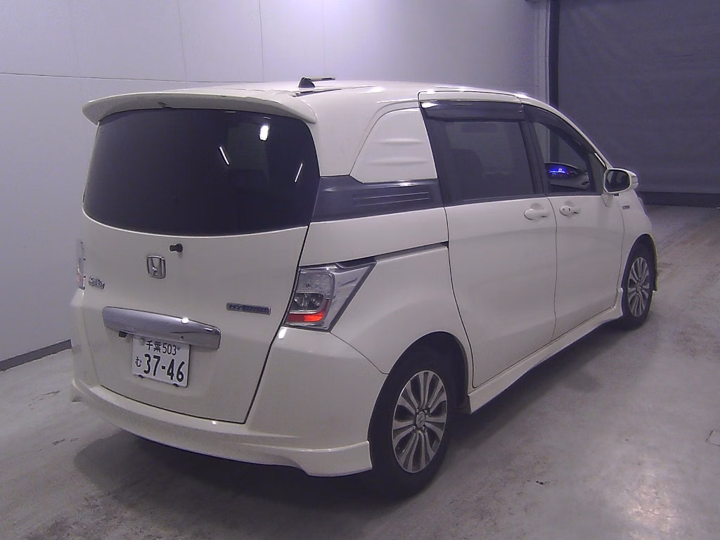 HONDA FREED SPIKE