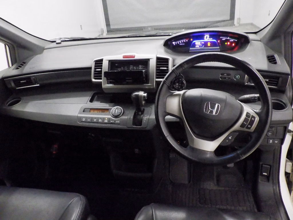 HONDA FREED SPIKE