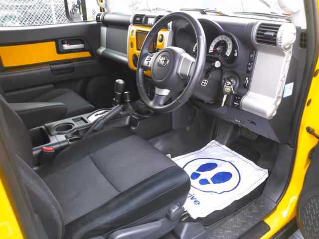 TOYOTA FJ CRUISER