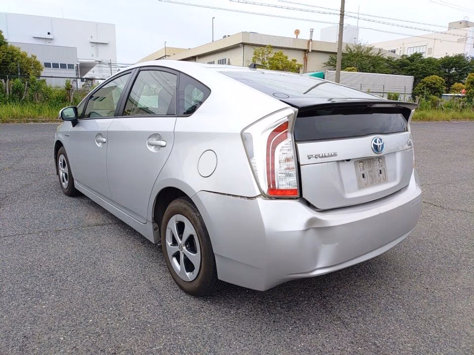 TOYOTA PRIUS