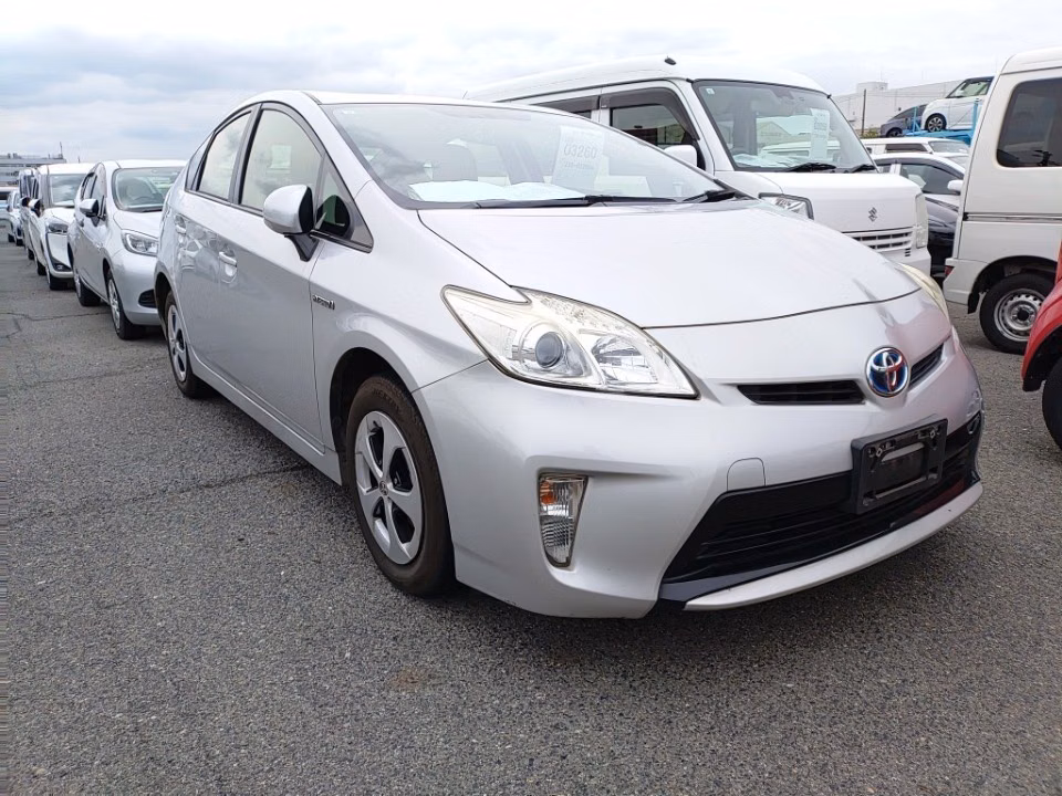 TOYOTA PRIUS