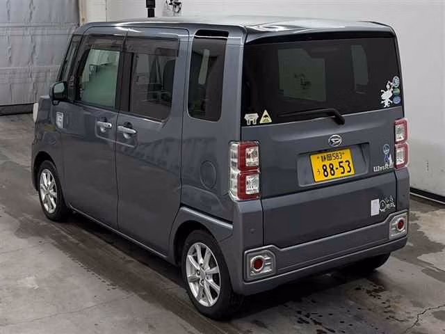 DAIHATSU WAKE