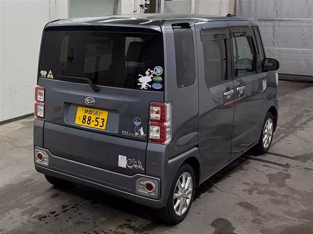 DAIHATSU WAKE