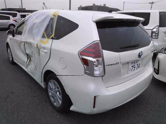 TOYOTA PRIUS ALPHA
