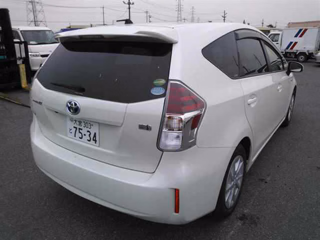 TOYOTA PRIUS ALPHA